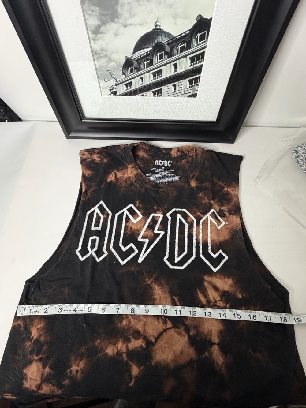 AC/DC Bleach Wash Muscle Tank Women’s Medium Distressed Graphic Band Tee Black O - Picture 6 of 6